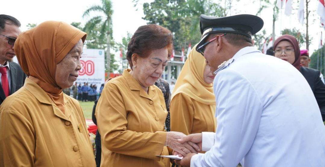 Belitung Semarakkan HUT ke-80 RI: Upacara Khidmat, Remisi, dan Penghargaan untuk Pejuang 1 Screenshot 2025 08 18 074326
