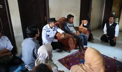 Wakil Wali Kota Sukabumi Jenguk Warga Pengidap Neurofibromatosis, Tekankan Pentingnya Pendataan dan Sinergi Lintas Instansi 2 Screenshot 2025 08 27 180046