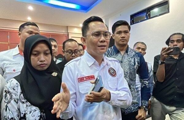 Supriyani dan pengacaranya Andri Darmawan