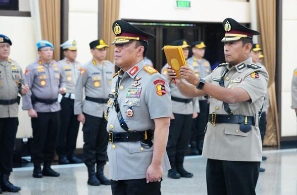 kapolri jenderal listyo sigit prabowo melantik komjen dedi prasetyo sebagai wakapolri di rupattama mabes polri jakarta selatan 1755321534112 169