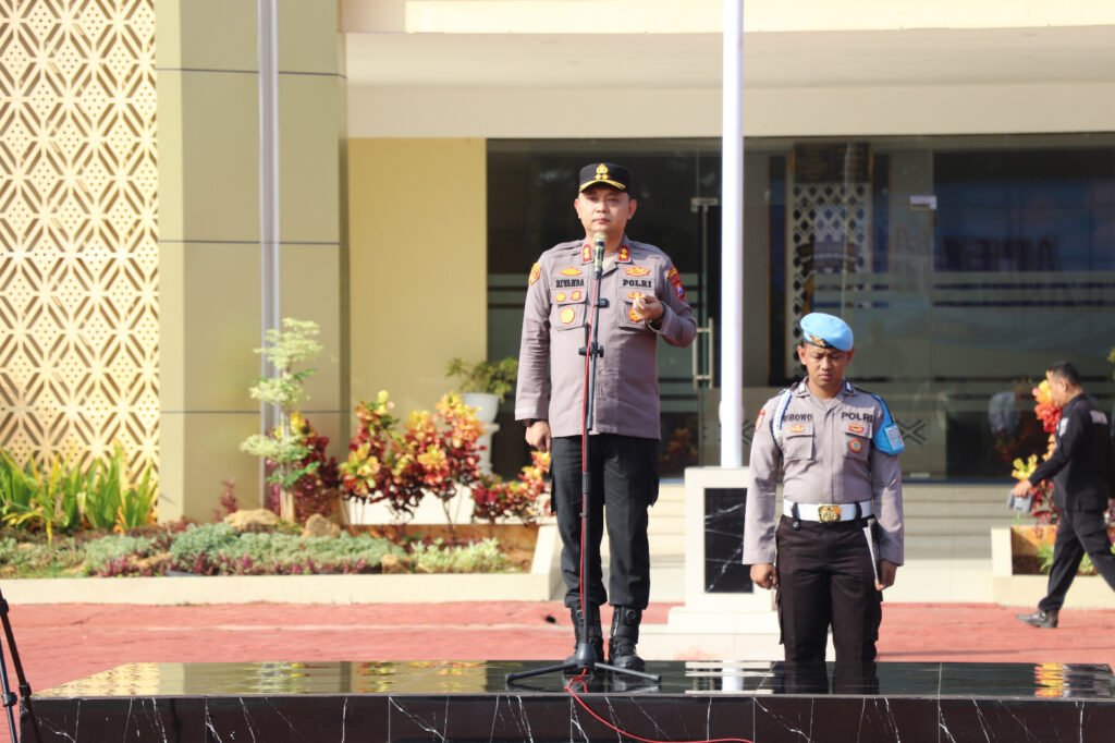 Sinergi Buruh dan Polri, Kapolres Sumenep Kobarkan Semangat Persatuan di Apel Akbar Kebangsaan 3 WhatsApp Image 2025 10 23 at 13.17.16 1
