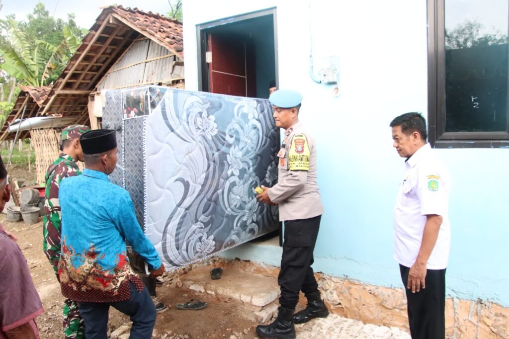 Wujudkan Rumah Layak Huni Untuk Warga Kurang Mampu Menjadi Kenyataan. 3 WhatsApp Image 2025 10 29 at 18.19.14