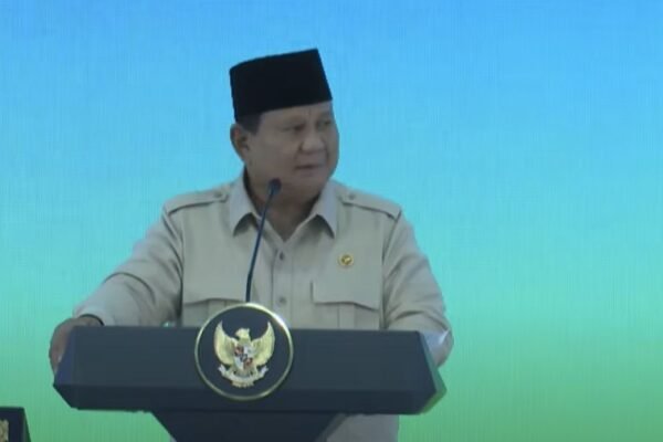 presiden prabowo subianto menghadiri acara akad massal sebanyak 26000 kpr dan serah terima kunci di cileungsi kabupaten bogor 1759135025825 169
