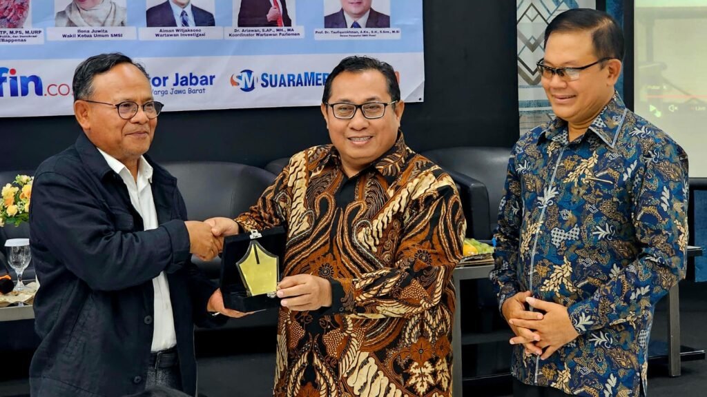 Ketua Dewan Pers Komaruddin Hidayat Buka Dialog Nasional SMSI: Media Baru Harus Mengarah pada Pers Sehat 4 WhatsApp Image 2025 12 16 at 19.41.59 1