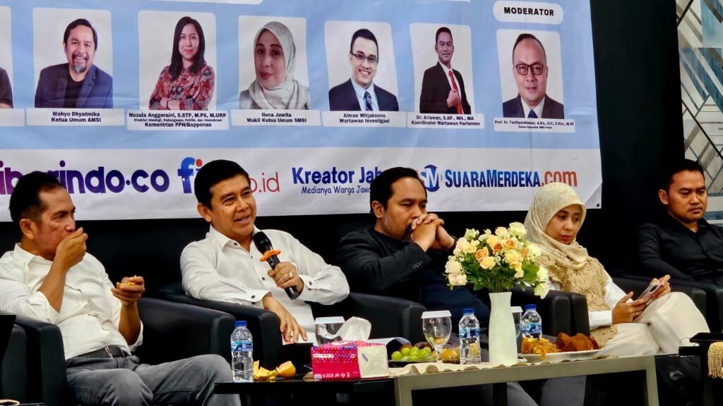 Ketua Dewan Pers Komaruddin Hidayat Buka Dialog Nasional SMSI: Media Baru Harus Mengarah pada Pers Sehat 3 WhatsApp Image 2025 12 16 at 19.42.05