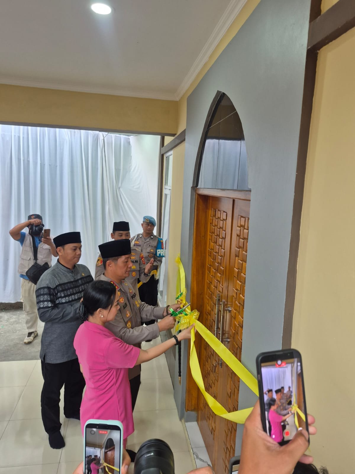 Kapolsek Cangkuang Dampingi Kapolresta Bandung Resmikan Musholla Al Hikmah 2 WhatsApp Image 2026 03 04 at 19.55.37