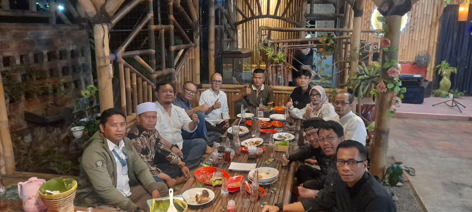 Silaturahmi Ramadan SMSI Sukabumi Raya: Bukber Hangat yang Melahirkan Panitia Pelantikan Pengurus 2025–2028 3 WhatsApp Image 2026 03 08 at 8.38.26 PM