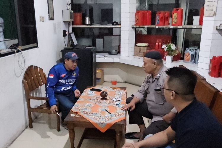 Kejar-kejaran Ungkap Dugaan Solar Subsidi Ilegal di Jember, Anggota DPRD Dikeroyok Saat Hadang Truk 4 WhatsApp Image 2026 03 15 at 12.07.10 AM