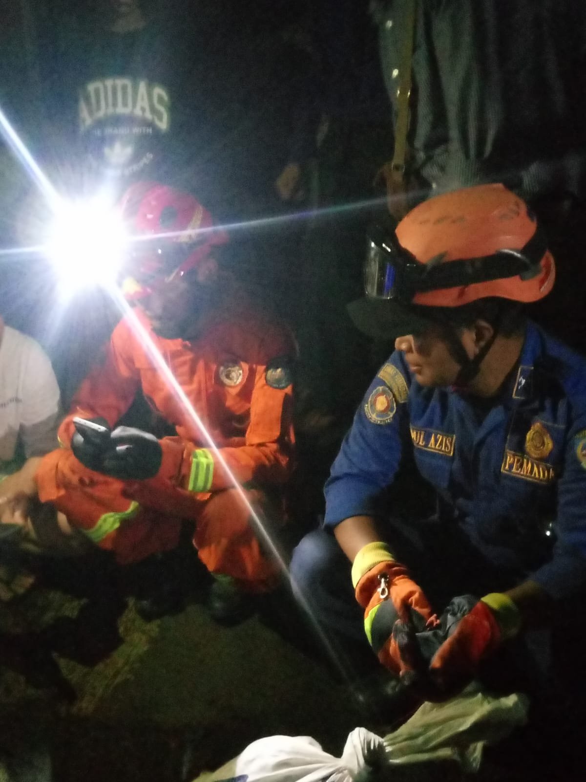 Di Hari Kedua Lebaran, Ular Sanca 2,5 Meter Buat Heboh Warga RT 06 RW 19 Abadijaya, Sukmajaya, Depok 3 WhatsApp Image 2026 03 23 at 12.52.05