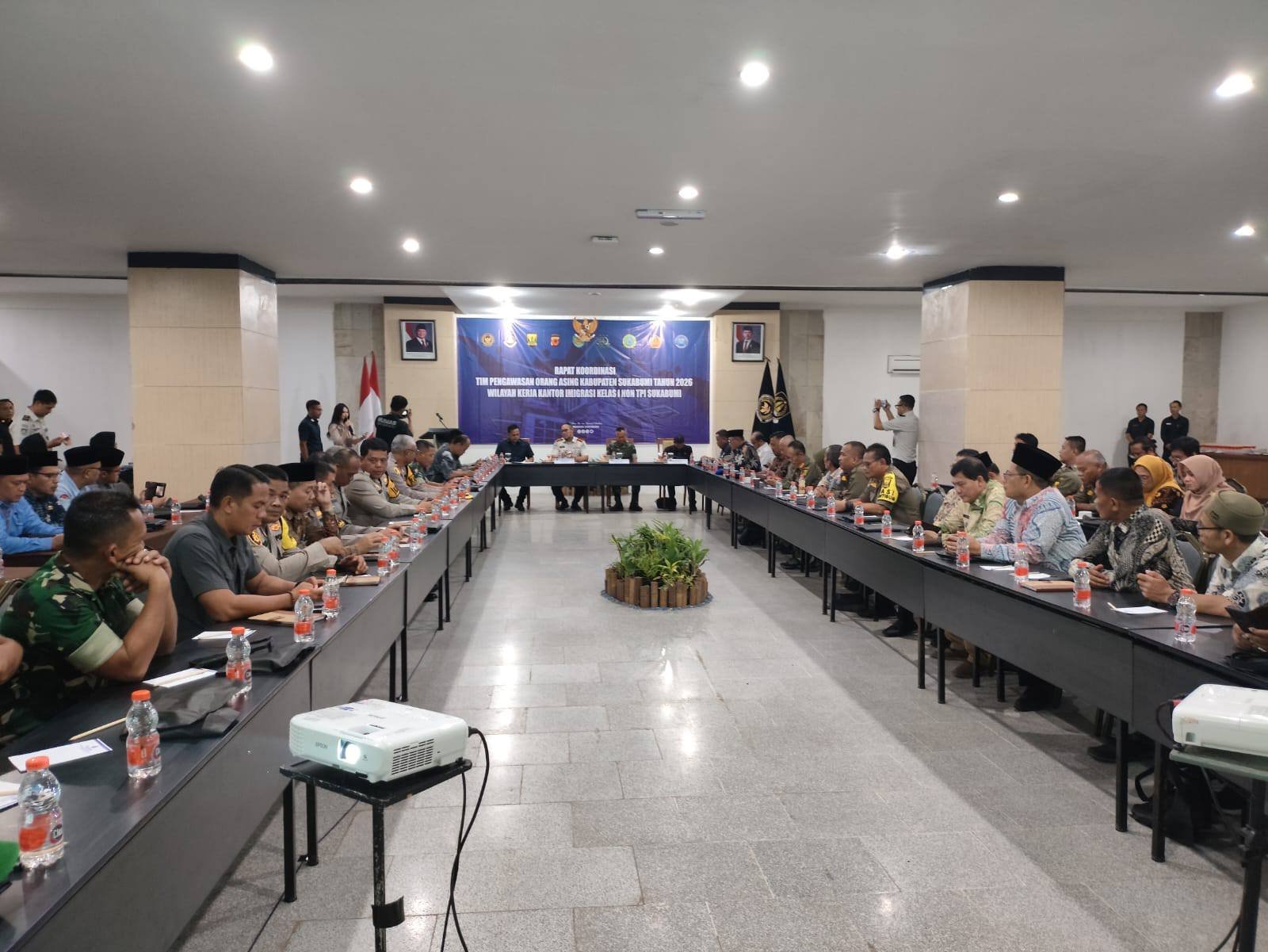CEGAH POTENSI PELANGGARAN HUKUM, TIMPORA PERKUAT PENGAWASAN TERHADAP KEBERADAAN WNA 3 702716697 1394319506063217 4272172918018127299 n