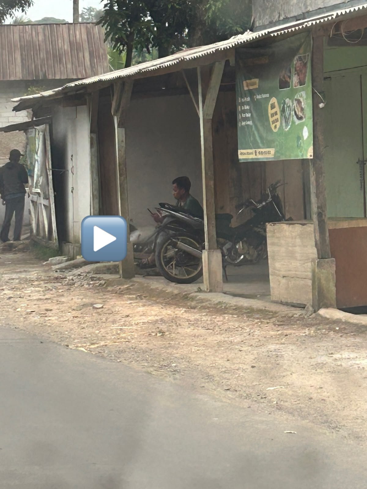 Dugaan Penjualan Excimer dan Tramadol Secara Bebas di Sukalarang Tuai Kekhawatiran Warga 1 WhatsApp Image 2026 06 02 at 8.34.49 AM