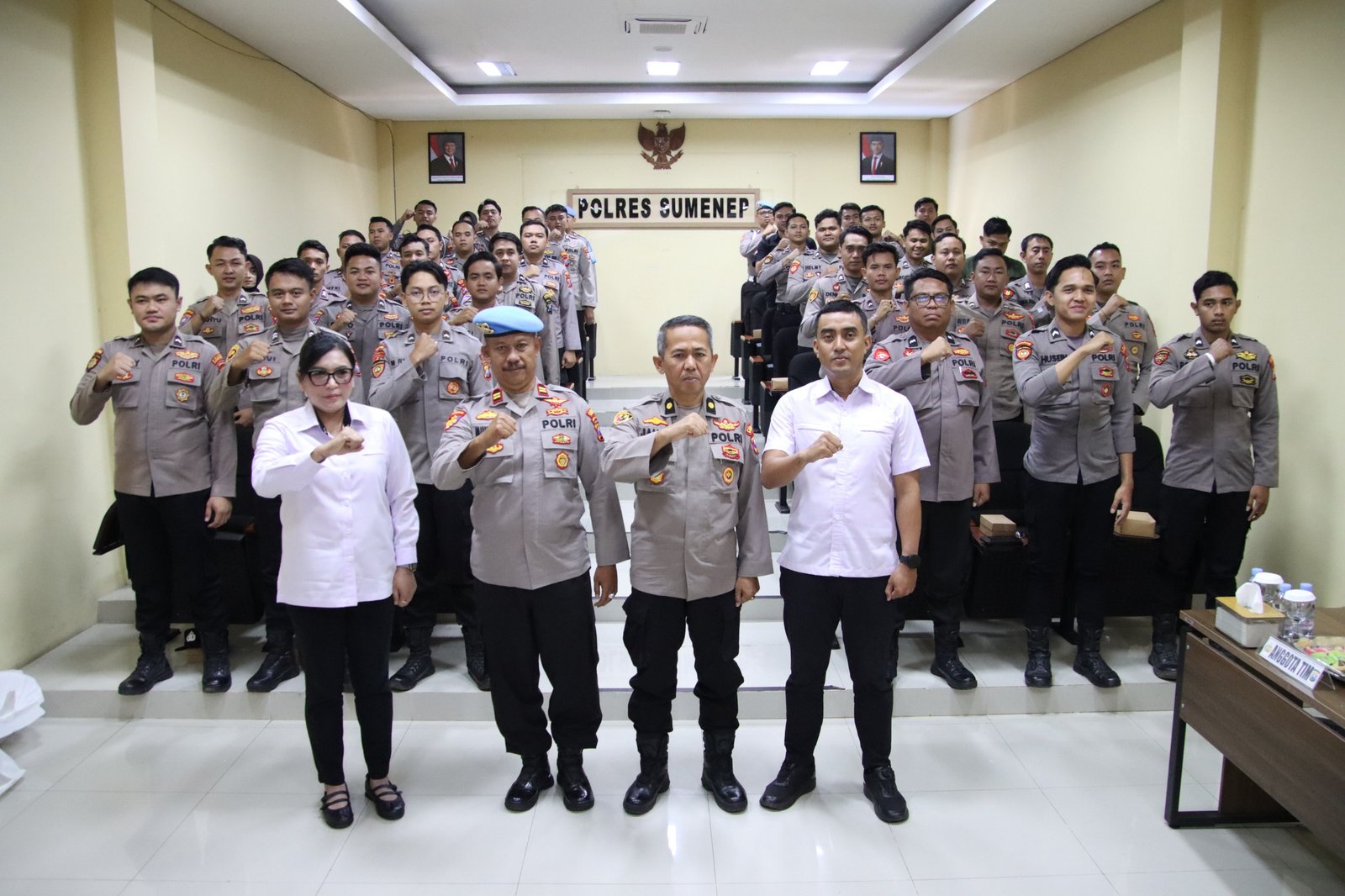 Perkuat Profesionalisme Anggota, Tim Propam Polda Jatim Gelar Pembinaan Etika Profesi di Polres Sumenep 2 WhatsApp Image 2026 06 09 at 15.20.38