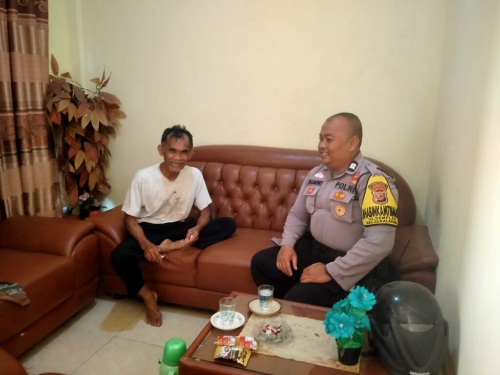 Perkuat Sinergi Kamtibmas, Bhabinkamtibmas Desa Semplak Gelar Sambang Warga Lewat Program JAWARA 2 WhatsApp Image 2026 08 21 at 10.44.11