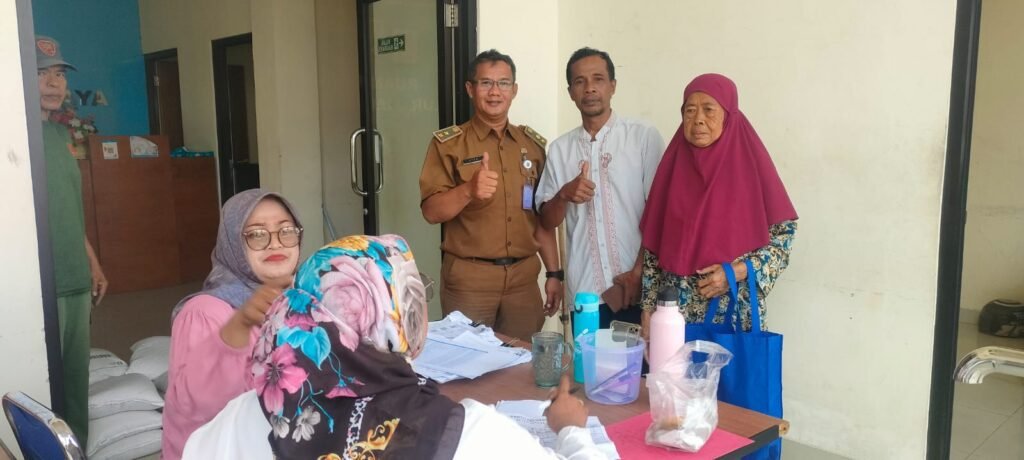 2.085 PBP di Rangkapan Jaya Terima Bantuan Pangan, Lurah Riyan: Sangat Bermanfaat bagi Warga 2 WhatsApp Image 2026 09 07 at 12.19.011