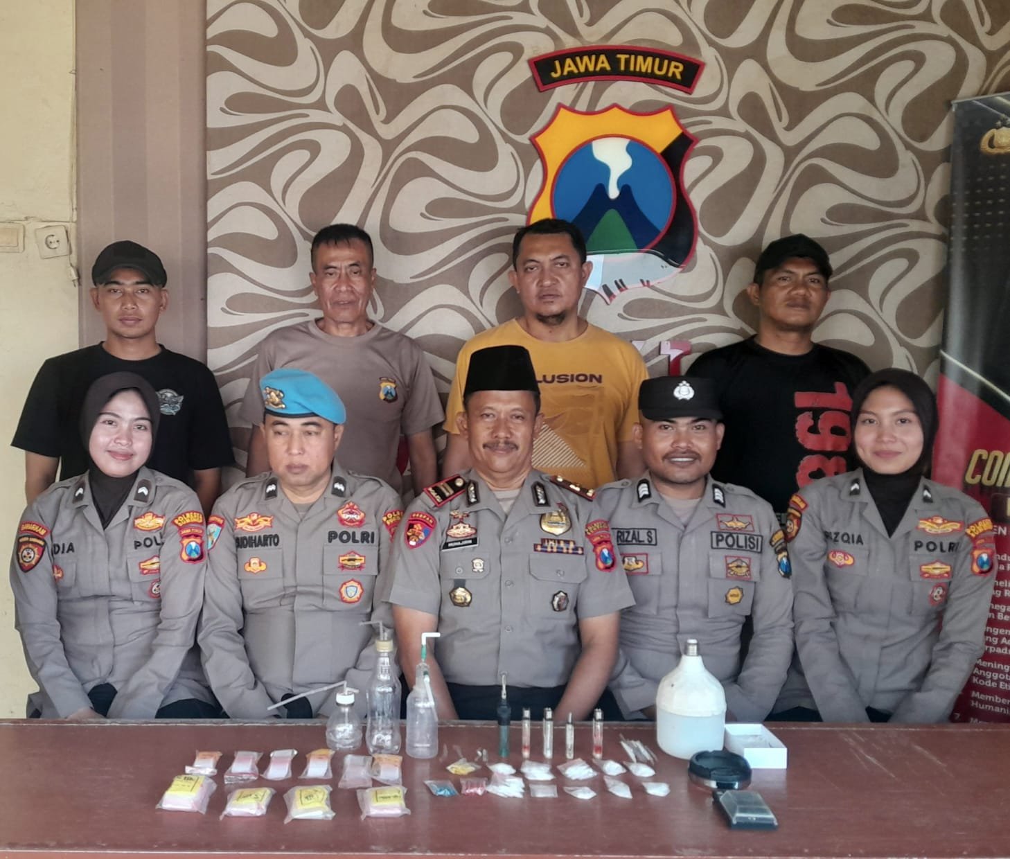 Polsek Masalembu Ungkap Peredaran Sabu, Puluhan Paket dengan Total Berat Kotor Hampir 50 Gram Diamankan 1 WhatsApp Image 2026 09 07 at 14.37.12
