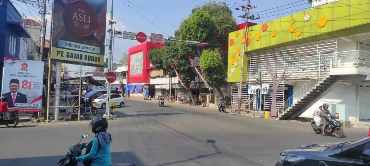 Pemkab Jember Ubah Arus Jalan Samanhudi dan Atur Jam Operasional Pedagang 1 WhatsApp Image 2026 09 24 at 06.08.38