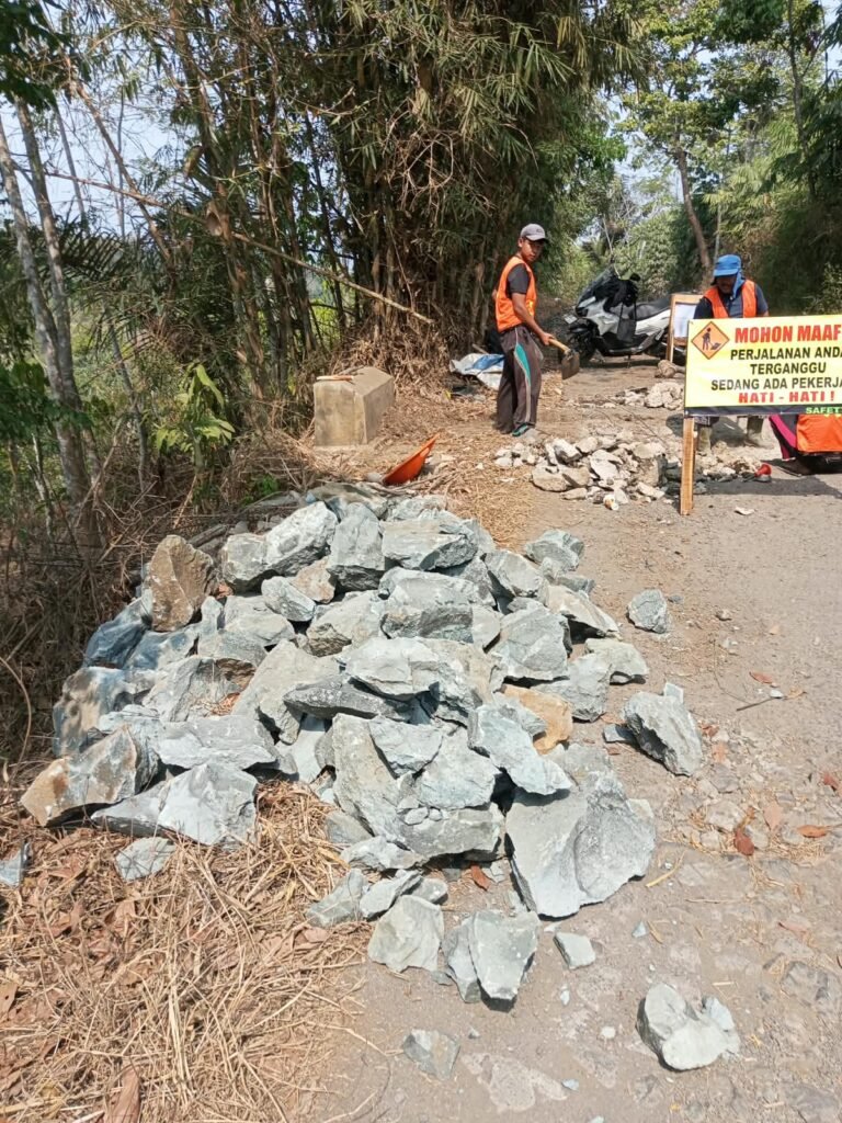 Perkim Kabupaten Sukabumi Dipertanyakan, Material Jadi Sorotan: Konsultan Pengawas dan PPK Kemana? 5 WhatsApp Image 2026 10 05 at 18.24.45 1