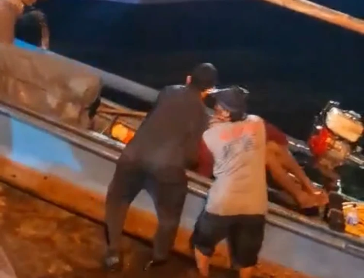 Nekat Lompat dari Kapal, Pria Asal Jember Selamat Usai Hanyut di Selat Bali 1 WhatsApp Image 2026 10 12 at 13.53.02