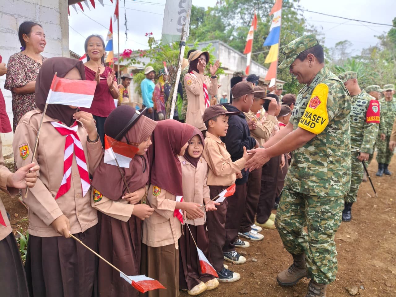 Dandim 0622 Dampingi Tim Wasev Itjenad Tinjau Progres TMMD ke-130 di Desa Mekarjaya 3 WhatsApp Image 2026 10 25 at 1.26.05 PM